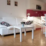 Apartment Flat 27 *